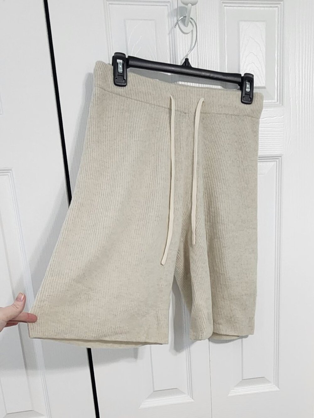 NWT Calme Ribbed Bermuda Shorts Small Beige Recycled Cashmere Fog MSRP $228